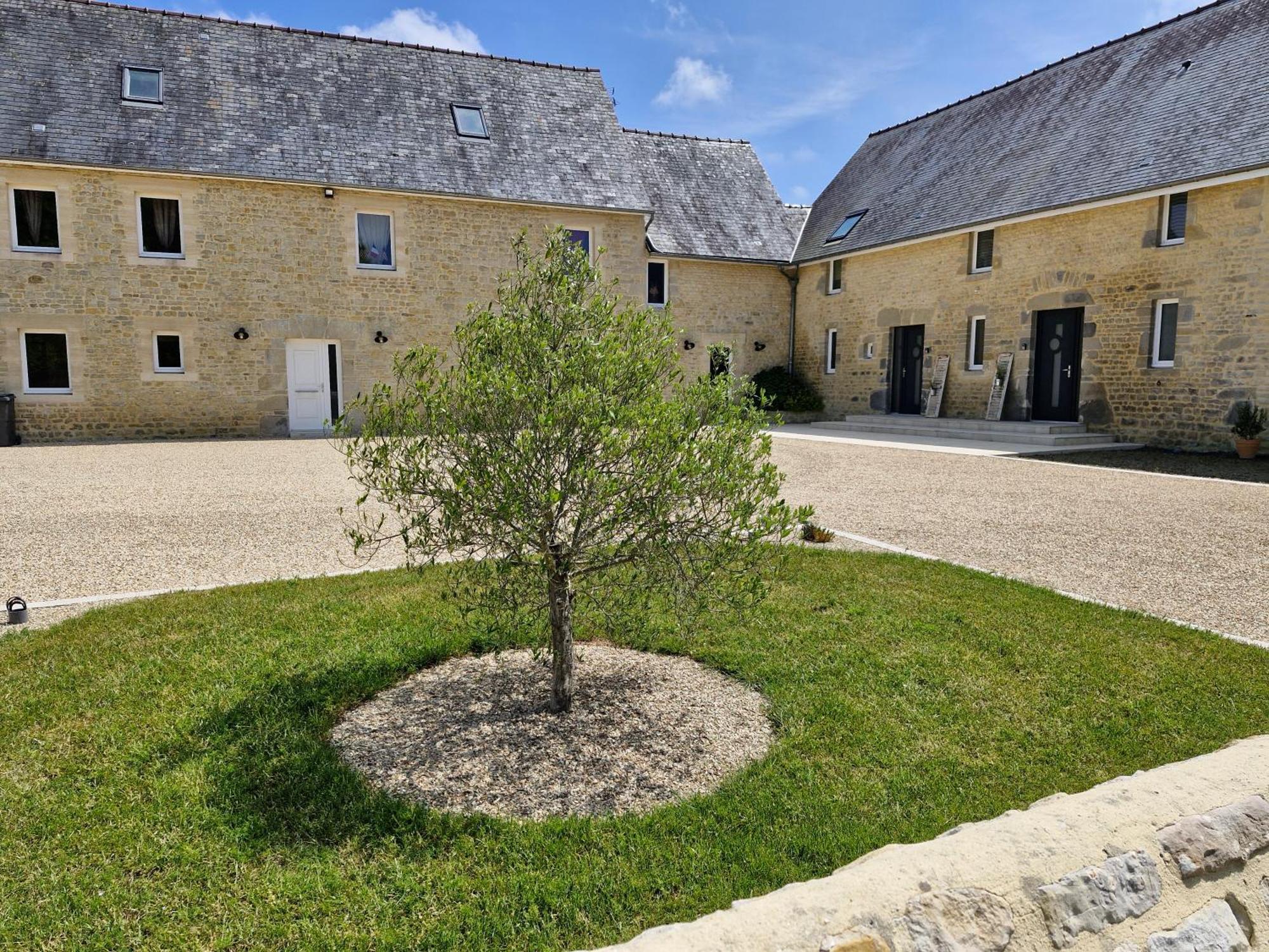 Les Gites Du Val Mandeville-en-Bessin ภายนอก รูปภาพ